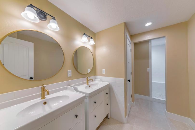 Find the best Bathroom Remodeling companies on Remodelyng.com