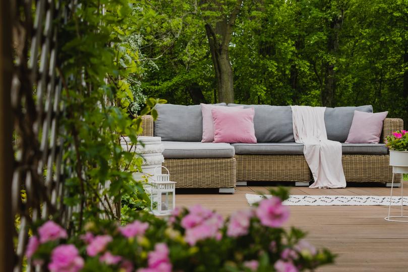 Custom Outdoor Spaces for Homeowners